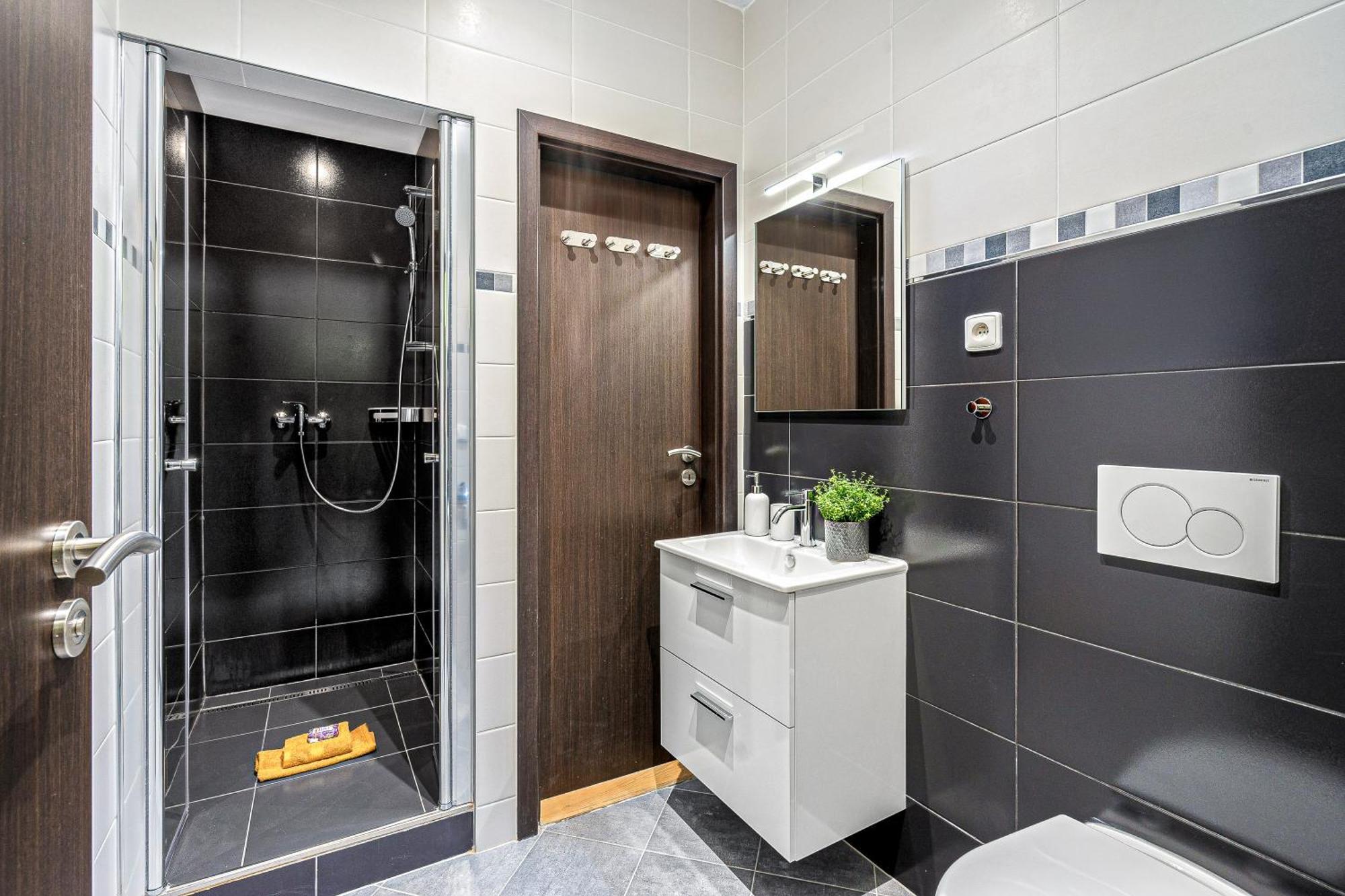 Oasis Apartments At Charles Square Прага Екстер'єр фото
