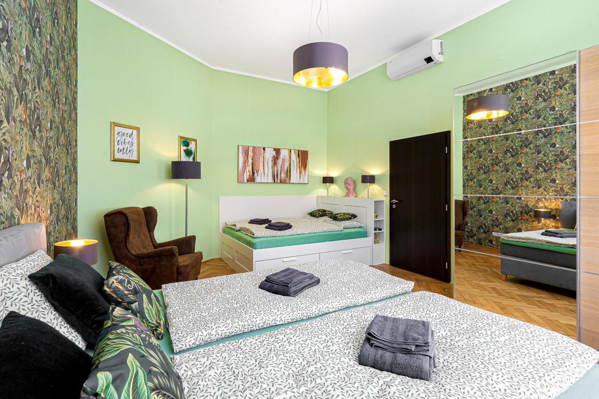 Oasis Apartments At Charles Square Прага Екстер'єр фото