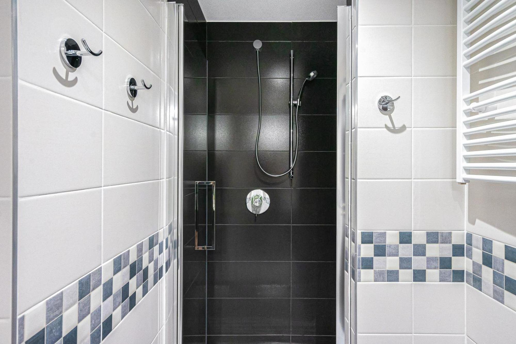 Oasis Apartments At Charles Square Прага Екстер'єр фото