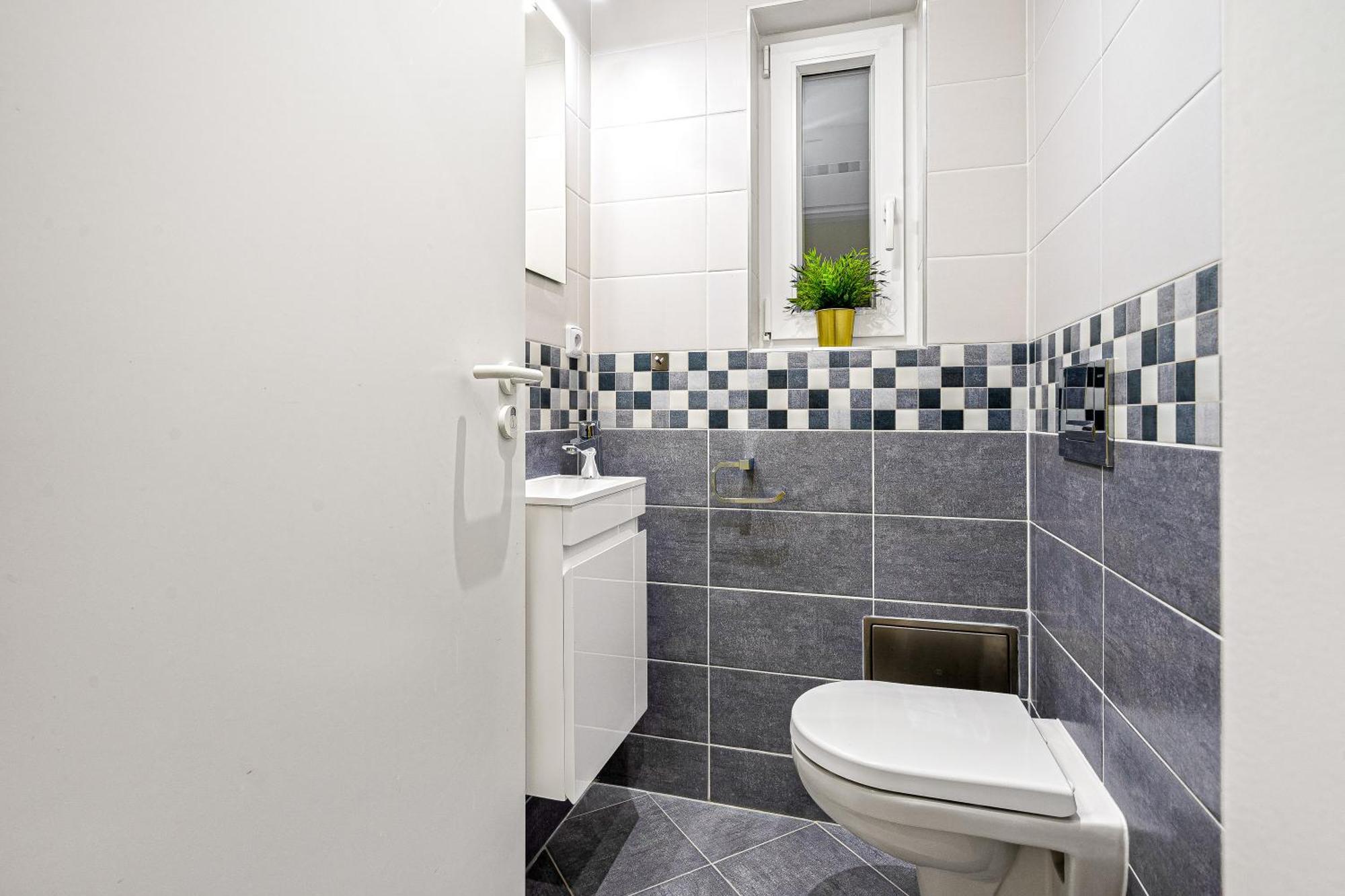 Oasis Apartments At Charles Square Прага Екстер'єр фото